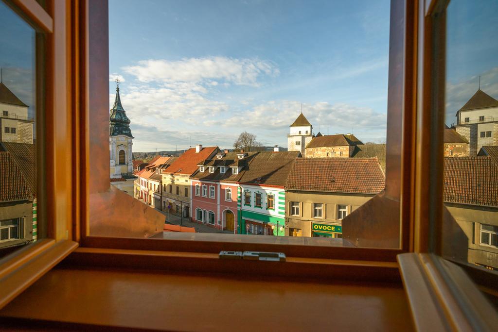 Penzion Pansky Dum Rozmital pod Tremsinem Zewnętrze zdjęcie